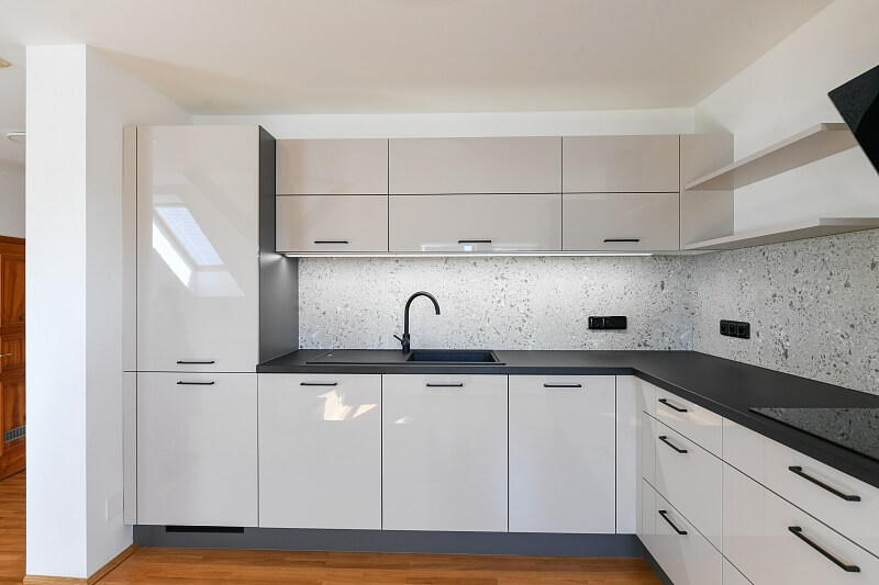 Bělehradská, Nusle - Prague 4 | Rent, Apartment One-bedroom (2+kk), 74 m²