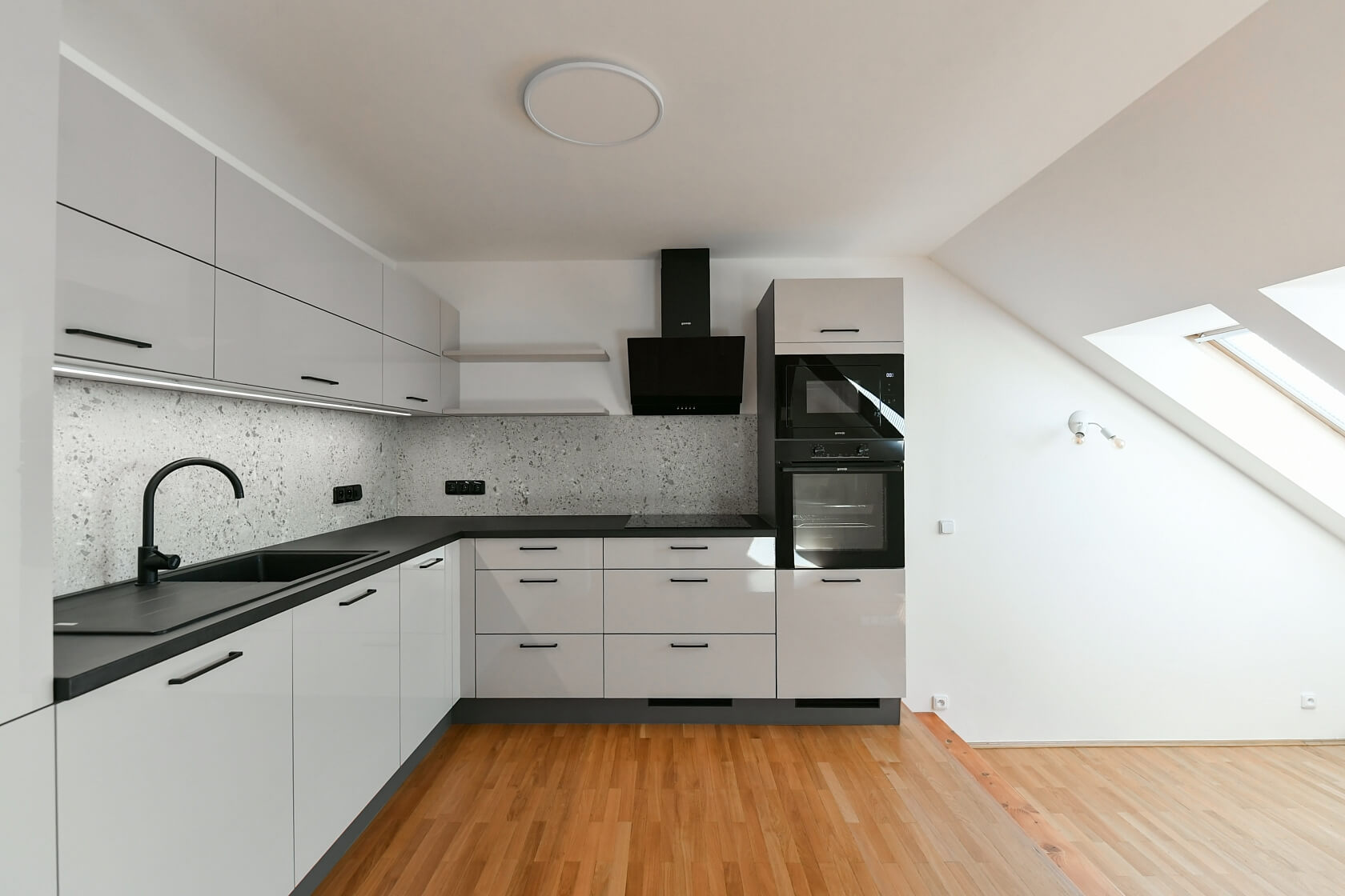 Bělehradská, Nusle - Prague 4 | Rent, Apartment One-bedroom (2+kk), 74 m²