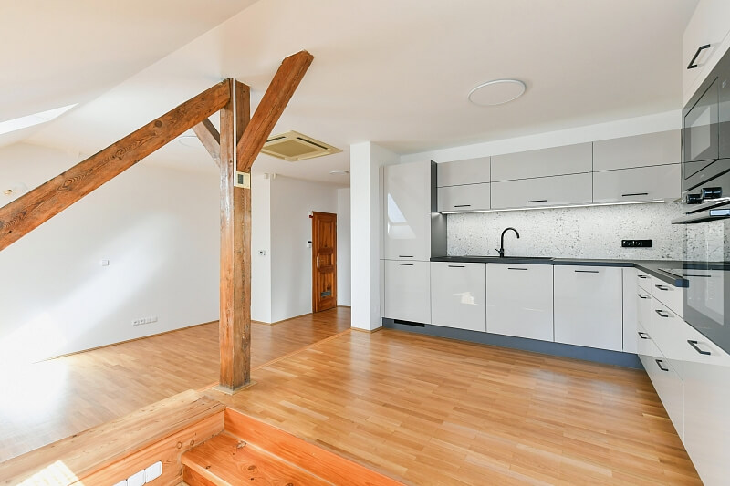 Bělehradská, Nusle - Prague 4 | Rent, Apartment One-bedroom (2+kk), 74 m²