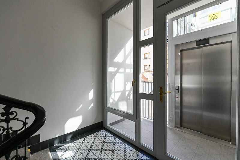 Plzeňská, Košíře - Prague 5 | Rent, Apartment One-bedroom (2+kk), 45 m²