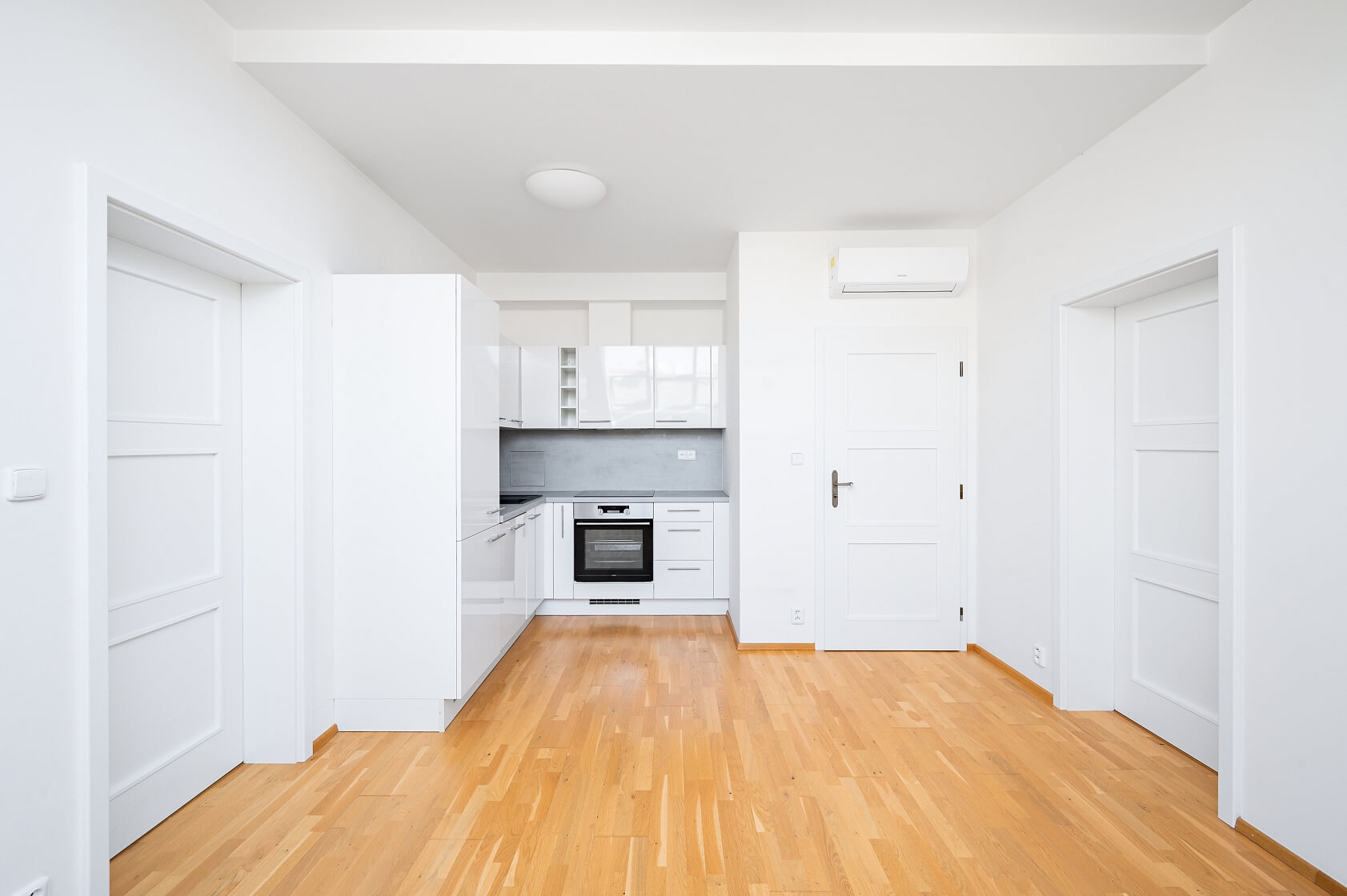 Kotevní, Smíchov - Prague 5 | Sale, Apartment Two-bedroom (3+kk), 64 m²