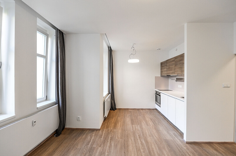 Lucemburská, Vinohrady - Praha 3 | Pronájem, Byt 1+kk, 30 m²