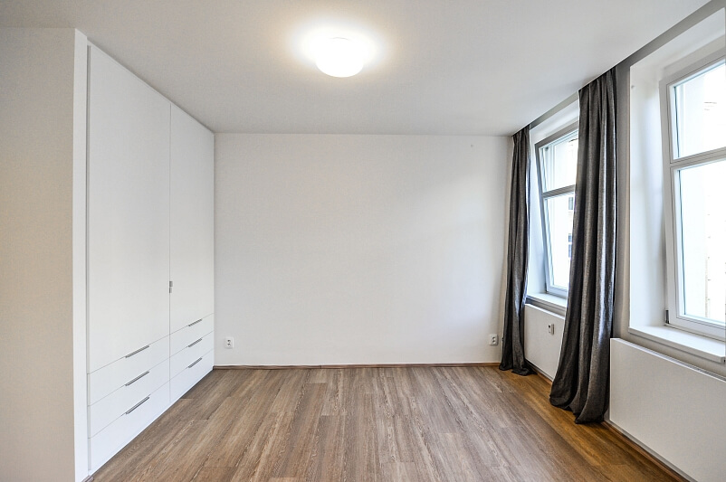Lucemburská, Vinohrady - Praha 3 | Pronájem, Byt 1+kk, 30 m²