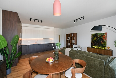 Karlovy Vary - Karlovy Vary | Sale, Apartment One-bedroom (2+kk), 98 m²
