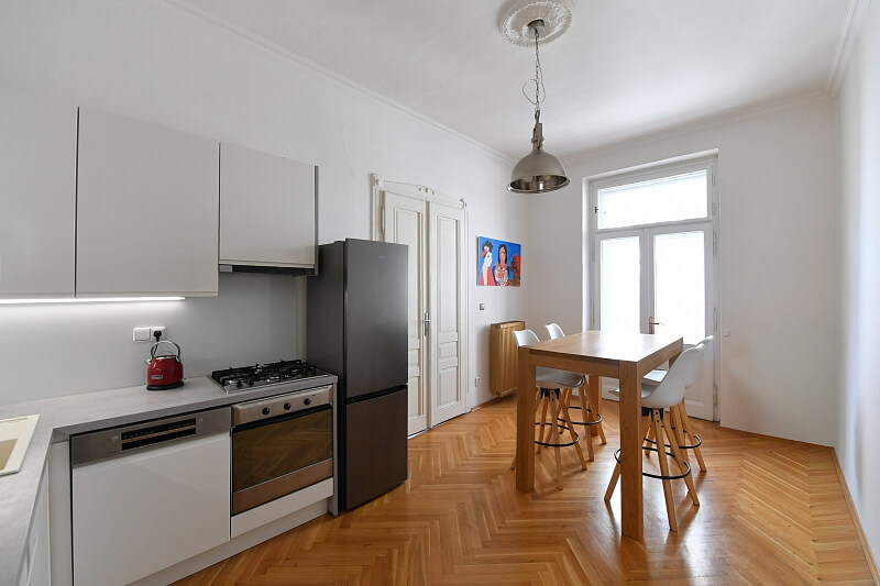 Kodaňská, Vršovice - Prague 10 | Rent, Apartment One-bedroom (2+1), 75 m²