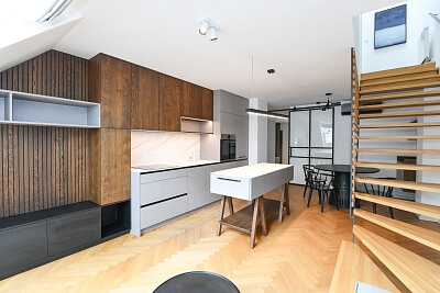 Roháčova, Žižkov - Prague 3 | Sale, Apartment Two-bedroom (3+kk), 90 m²