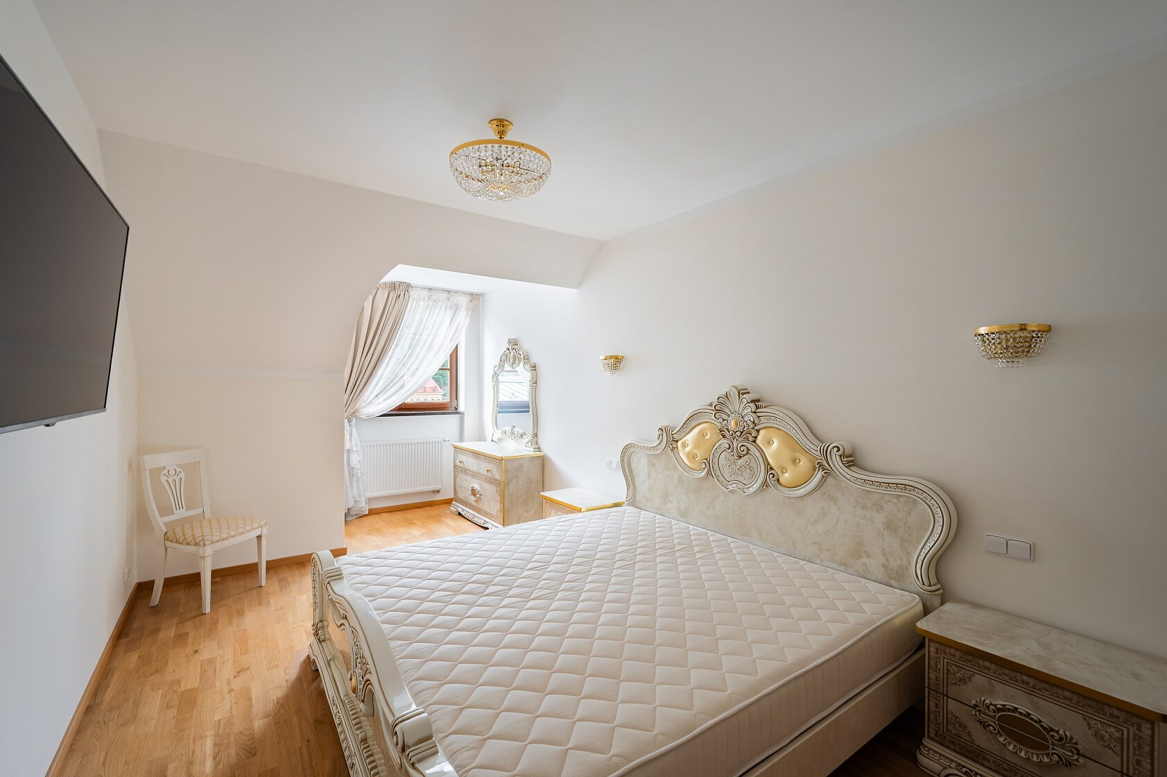 Divadelní náměstí, Karlovy Vary - Karlovy Vary | Sale, Apartment Two-bedroom (3+kk), 137 m²