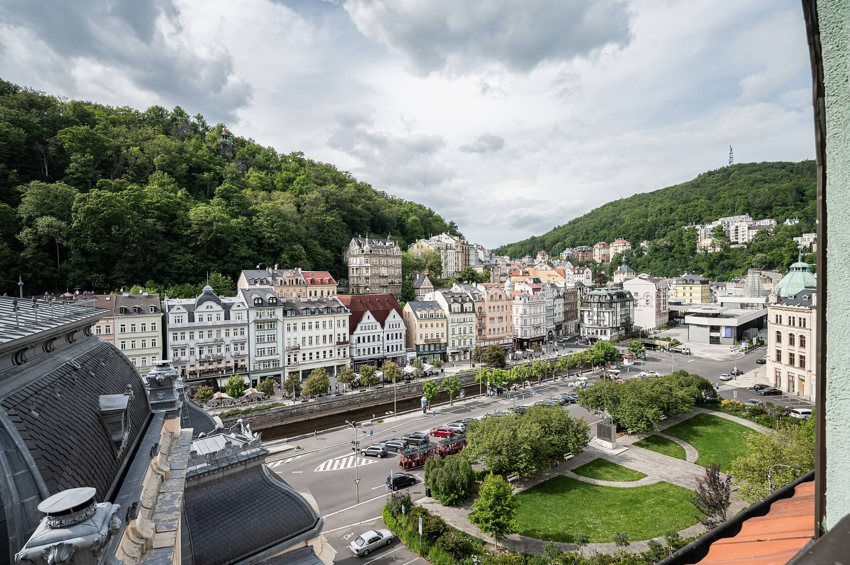 Divadelní náměstí, Karlovy Vary - Karlovy Vary | Sale, Apartment Two-bedroom (3+kk), 137 m²