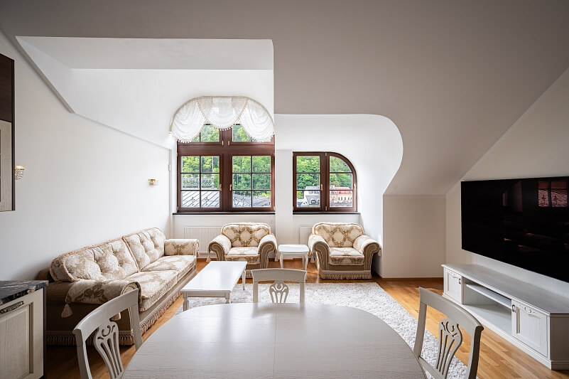 Divadelní náměstí, Karlovy Vary - Karlovy Vary | Sale, Apartment Two-bedroom (3+kk), 137 m²