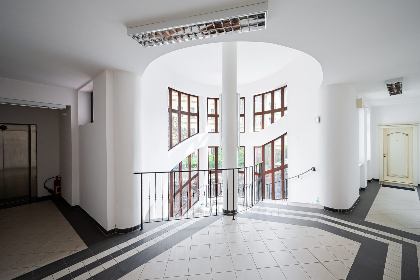 Divadelní náměstí, Karlovy Vary - Karlovy Vary | Sale, Apartment Two-bedroom (3+kk), 137 m²