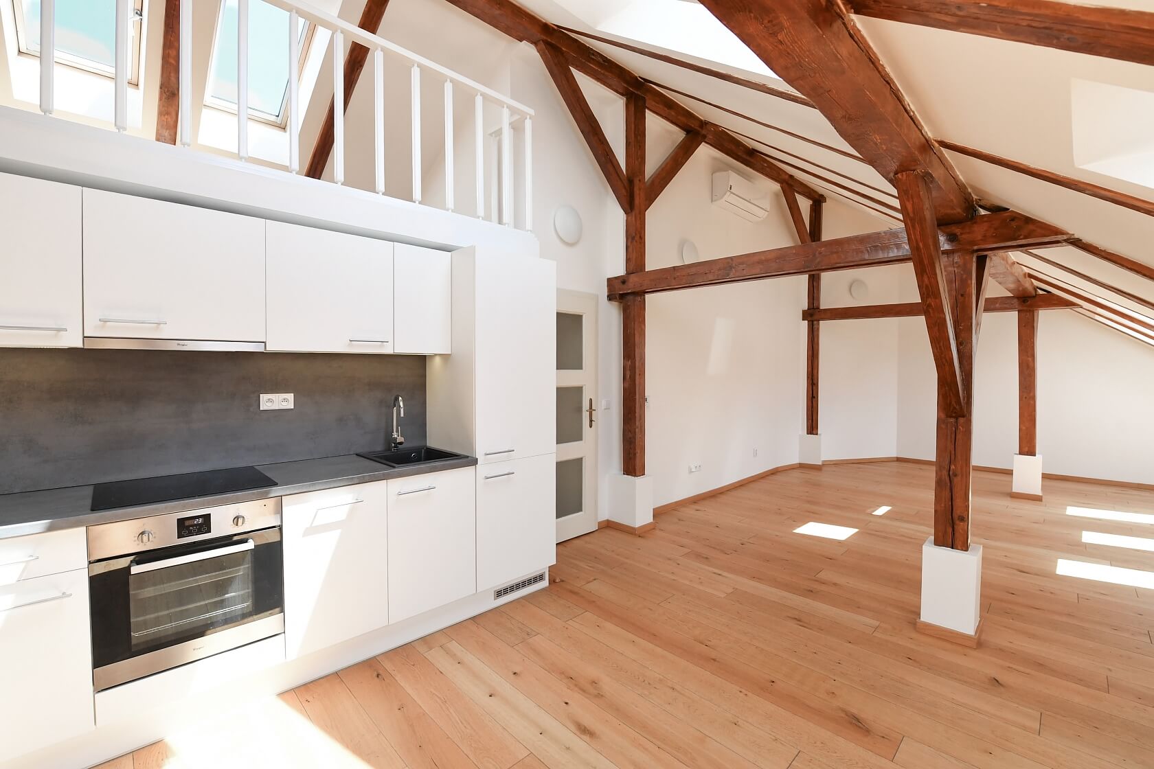 Na Zderaze, Nové Město - Prague 2 | Sale, Apartment Studio (1+kk), 60 m²