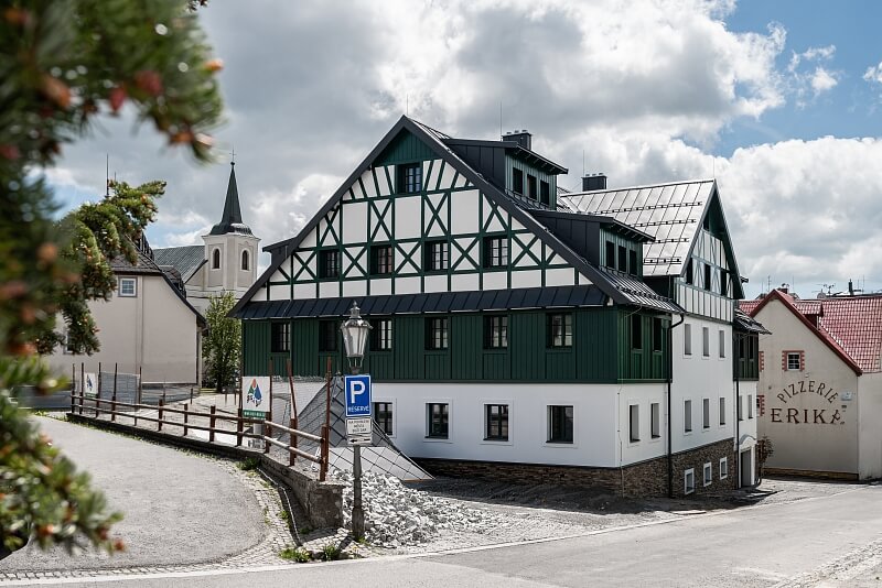 Boží Dar | Sale, Apartment Three-bedroom (4+kk), 140 m²