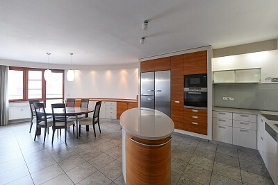 Slavníkova, Břevnov - Praha 6 | Pronájem, Byt 4+1, 294 m²