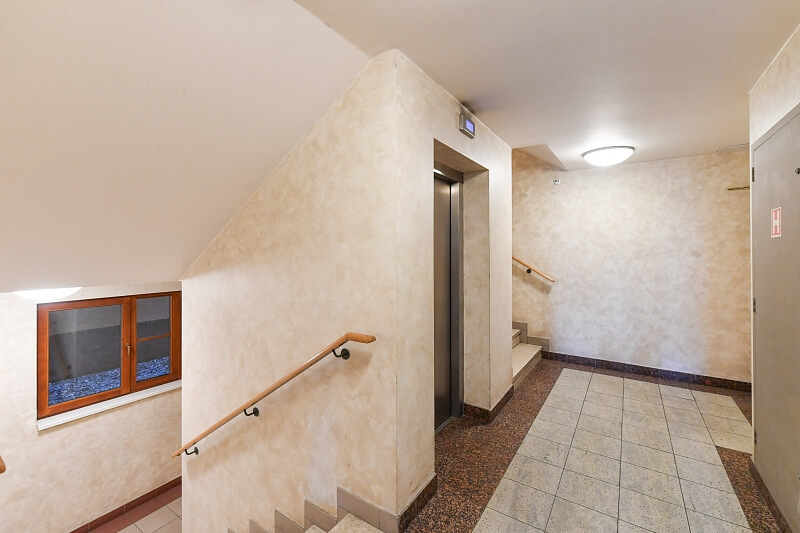 Slavníkova, Břevnov - Praha 6 | Pronájem, Byt 4+1, 294 m²