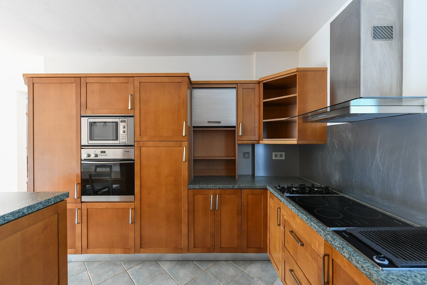 Kemrova, Satalice - Praha 9 | Pronájem, Rodinný dům 5+kk, 147 m²