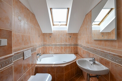 Kemrova, Satalice - Praha 9 | Pronájem, Rodinný dům 5+kk, 147 m²