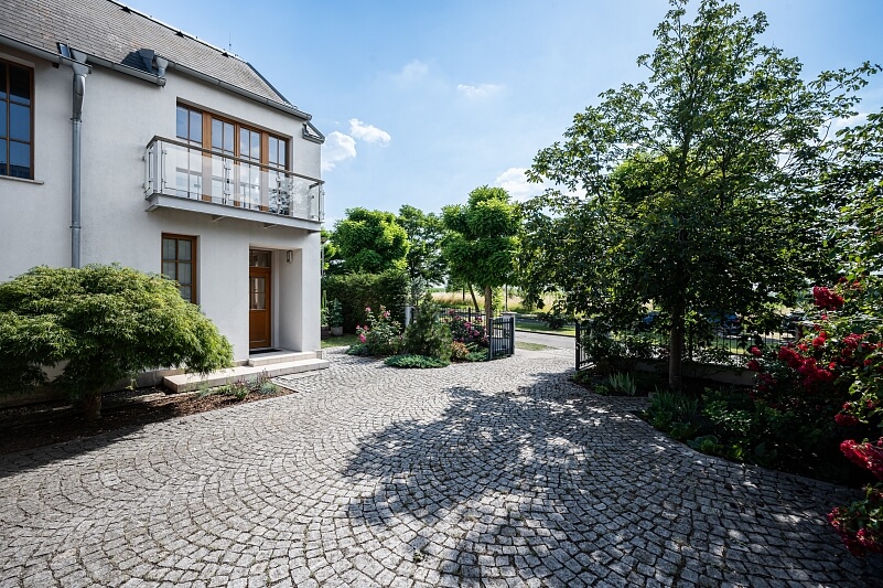 Chotěbuzská, Benice - Praha 10 | Prodej, Rodinný dům 5+kk, 248 m²