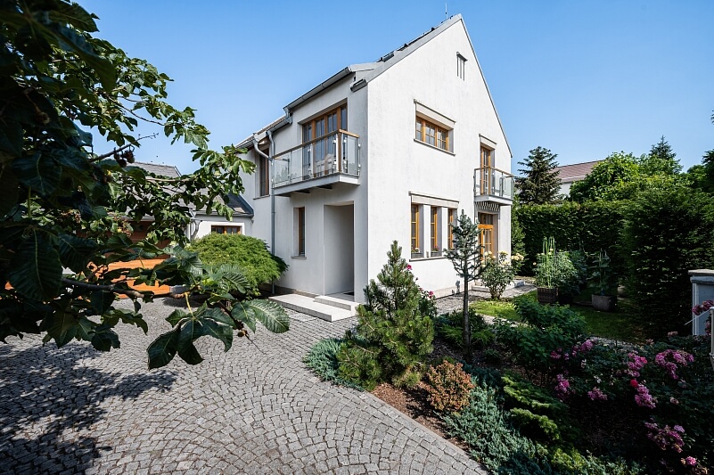 Chotěbuzská, Benice - Praha 10 | Prodej, Rodinný dům 5+kk, 248 m²