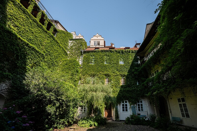 Valdštejnské náměstí, Malá Strana - Prague 1 | Rent, Apartment Studio (1+1), 60 m²