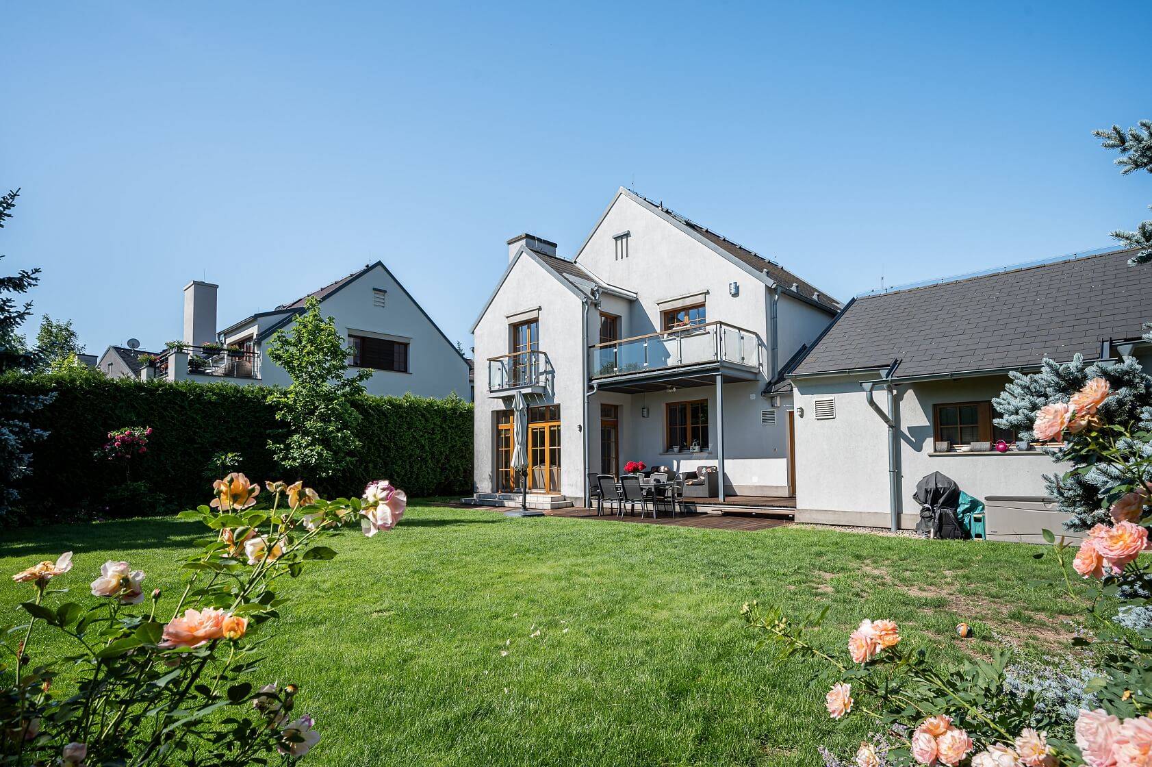 Chotěbuzská, Benice - Prague 10 | Sale, House Four-bedroom (5+kk), 248 m²