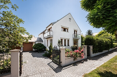 Chotěbuzská, Benice - Praha 10 | Prodej, Rodinný dům 5+kk, 248 m²