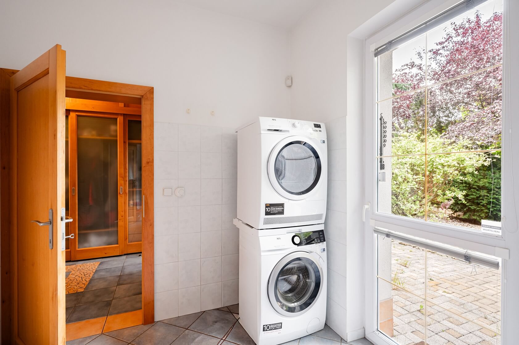Přední, Zvole - Praha-západ | Sale, House Five-bedroom (6+kk), 268 m²