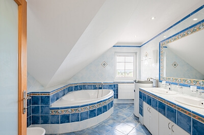 Přední, Zvole - Praha-západ | Sale, House Five-bedroom (6+kk), 268 m²