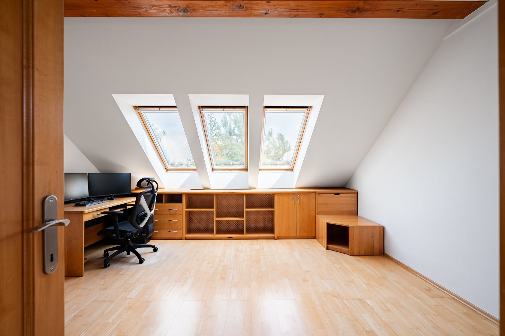 Přední, Zvole - Praha-západ | Sale, House Five-bedroom (6+kk), 268 m²
