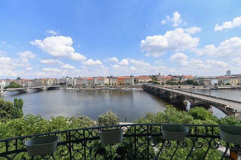 Janáčkovo nábřeží, Smíchov - Prague 5 | Rent, Apartment Studio (1+1), 70 m²