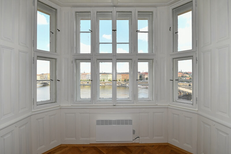 Janáčkovo nábřeží, Smíchov - Prague 5 | Rent, Apartment Studio (1+1), 70 m²
