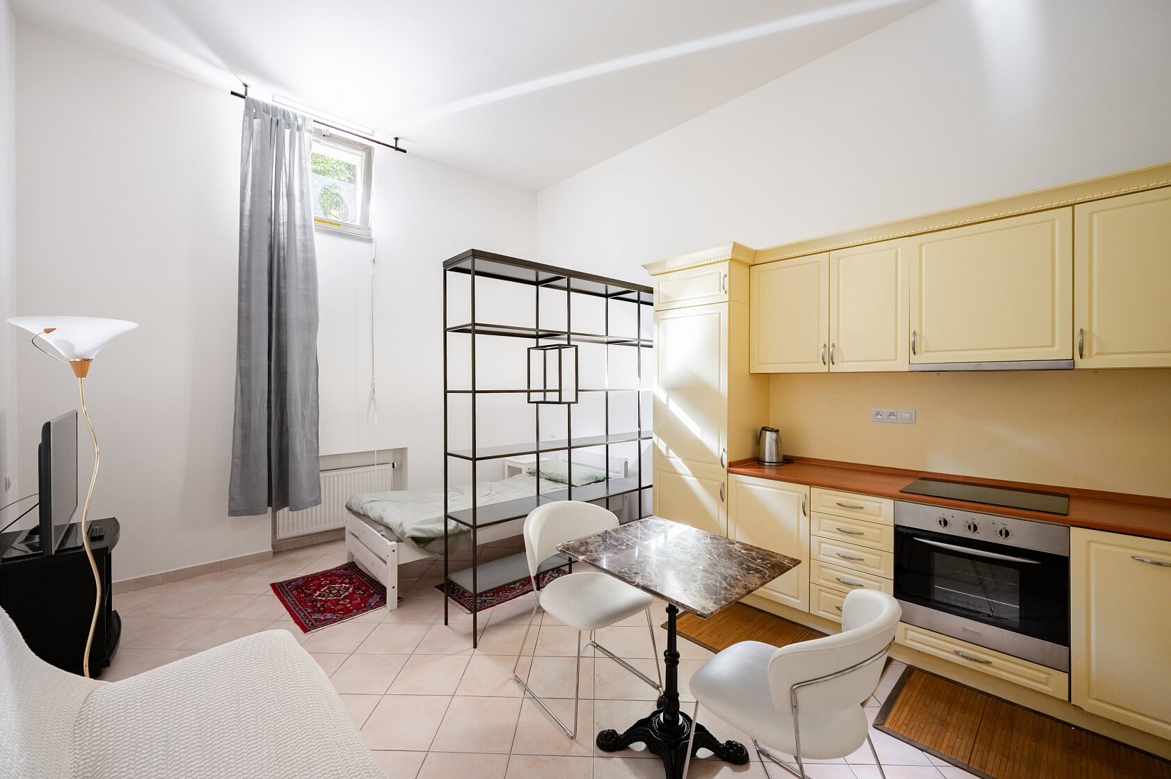 Italská, Vinohrady - Prague 2 | Rent, Apartment Studio (1+kk), 41 m²