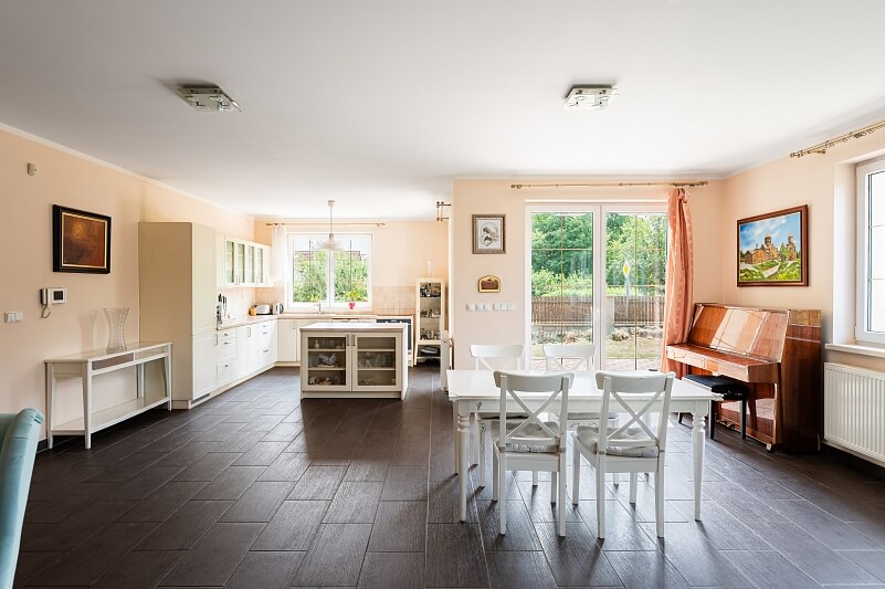 U Lesíka, Nová Ves - Praha-východ | Sale, House Four-bedroom (5+kk), 236 m²