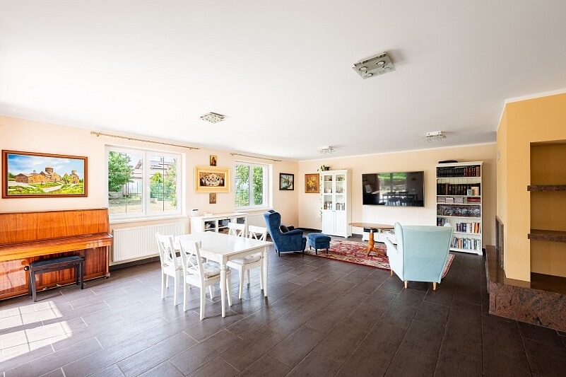 U Lesíka, Nová Ves - Praha-východ | Sale, House Four-bedroom (5+kk), 236 m²