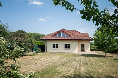 U Lesíka, Nová Ves - Praha-východ | Prodej, Rodinný dům 5+kk, 236 m²