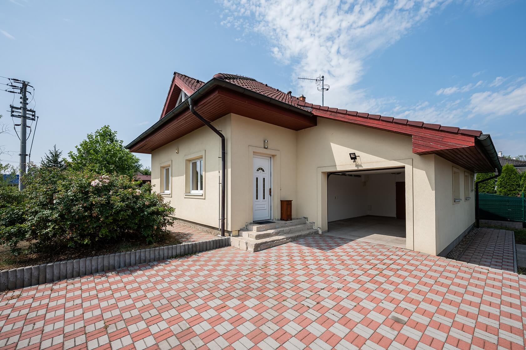 U Lesíka, Nová Ves - Praha-východ | Prodej, Rodinný dům 5+kk, 236 m²