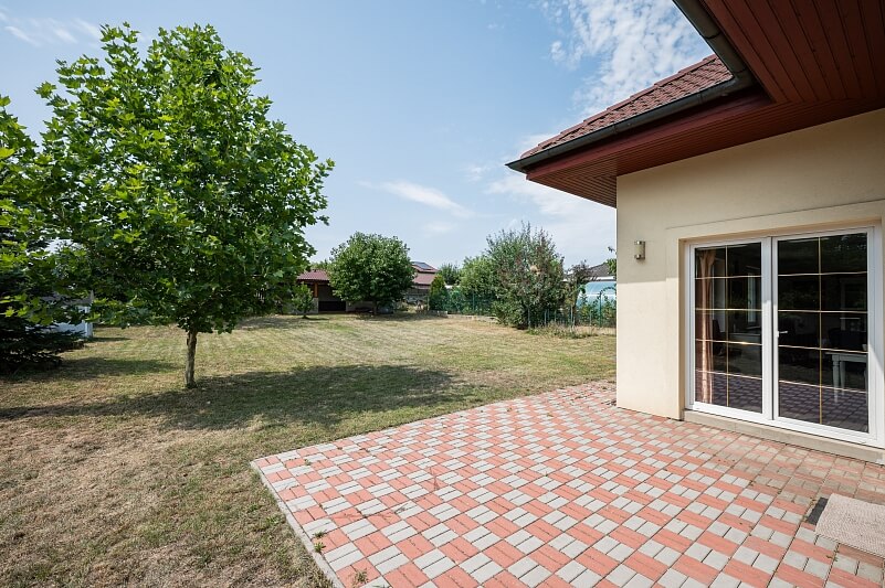 U Lesíka, Nová Ves - Praha-východ | Sale, House Four-bedroom (5+kk), 236 m²