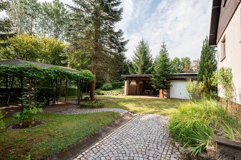 Vlčice - Trutnov | Sale, House Three-bedroom (4+1), 186 m²