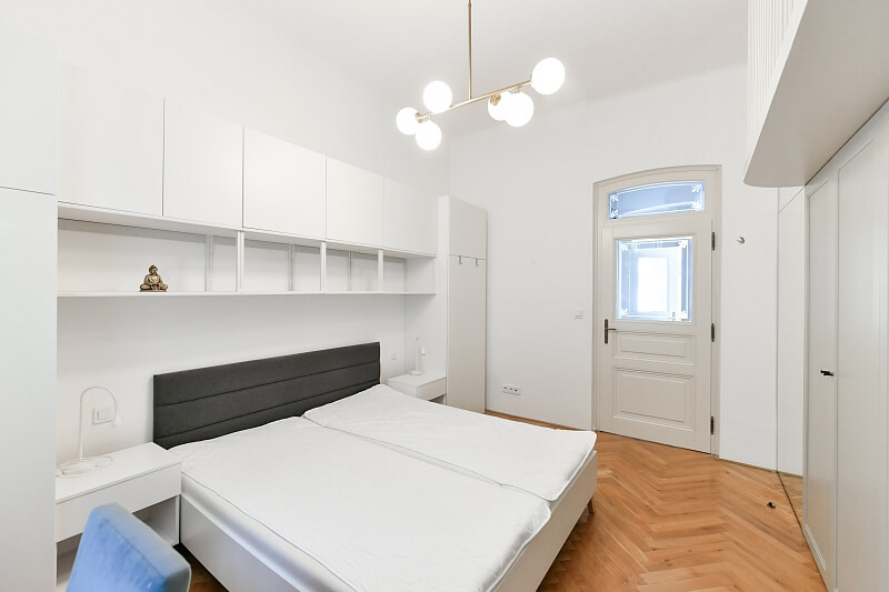 Varšavská, Vinohrady - Prague 2 | Rent, Apartment One-bedroom (2+kk), 50 m²