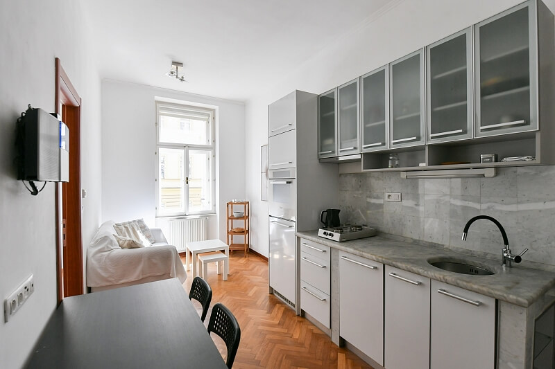 Koubkova, Nové Město - Prague 2 | Rent, Apartment One-bedroom (2+kk), 37 m²