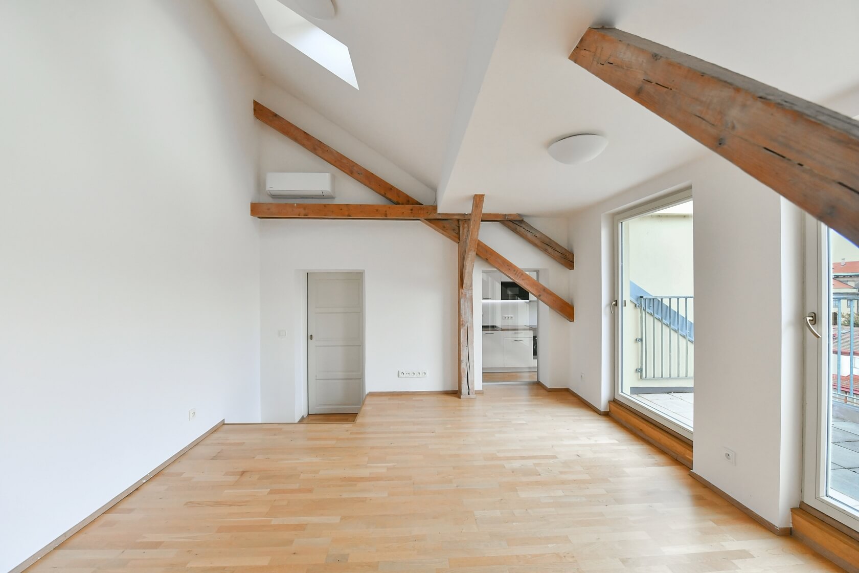 Mlynářská, Nové Město - Prague 1 | Sale, Apartment Two-bedroom (3+1), 104 m²