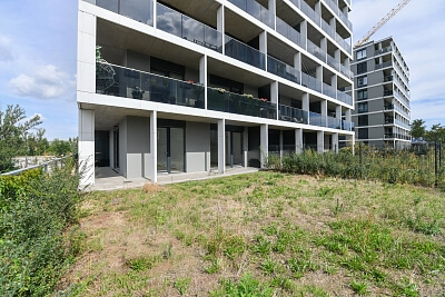 Sokolova, Karlín - Prague 8 | Sale, Apartment One-bedroom (2+kk), 92 m²