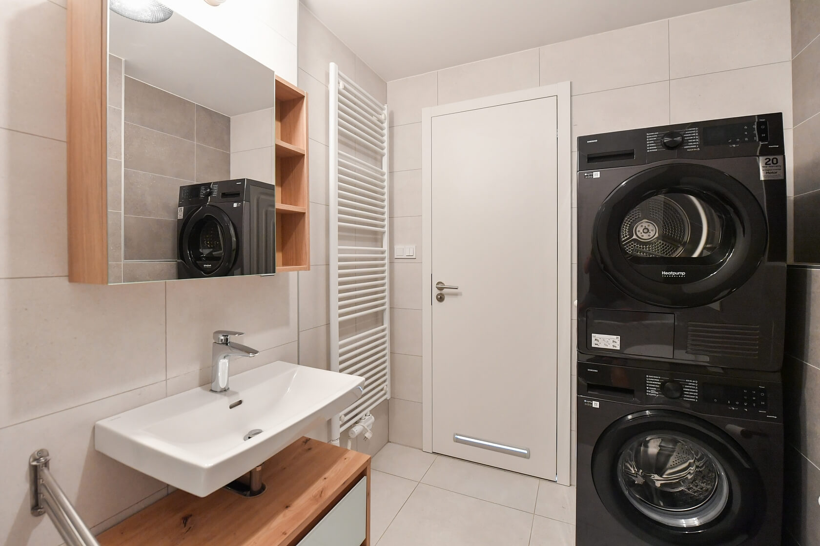 Sokolova, Karlín - Prague 8 | Sale, Apartment One-bedroom (2+kk), 92 m²