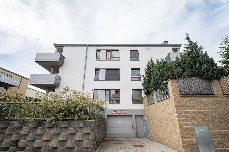 Hrozenkovská, Zličín - Prague 5 | Sale, Apartment Two-bedroom (3+kk), 77 m²