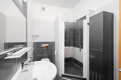 Za Kovárnou, Dolní Měcholupy - Prague 10 | Sale, Apartment Three-bedroom (4+1), 207 m²