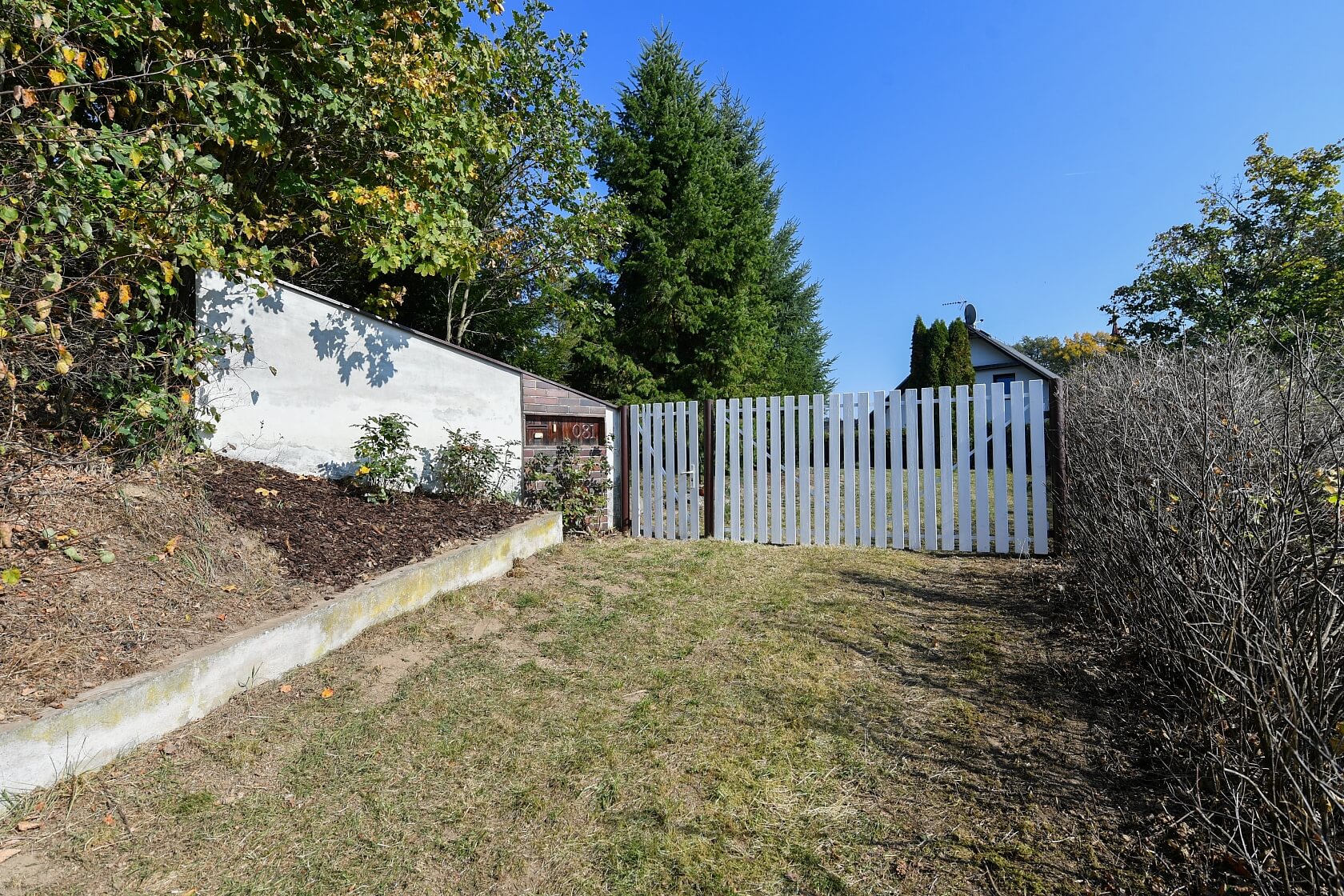 Chrást nad Sázavou, Týnec nad Sázavou - Benešov | Prodej, Pozemek, 1 702 m²