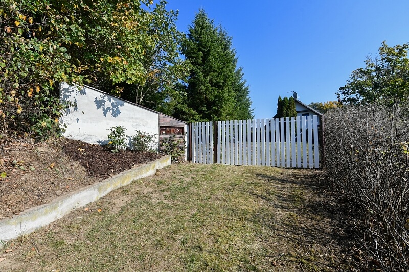 Chrást nad Sázavou, Týnec nad Sázavou - Benešov | Prodej, Pozemek, 1 702 m²