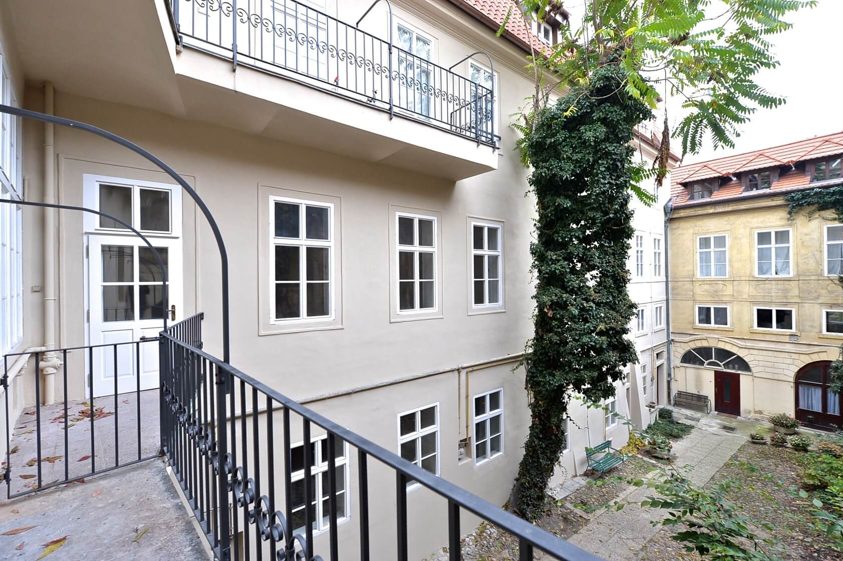 Karmelitská, Malá Strana - Praha 1 | Pronájem, Byt 2+1, 95 m²