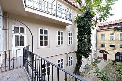 Karmelitská, Malá Strana - Praha 1 | Pronájem, Byt 2+1, 95 m²