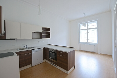 Italská, Vinohrady - Prague 2 | Rent, Apartment One-bedroom (2+1), 91 m²