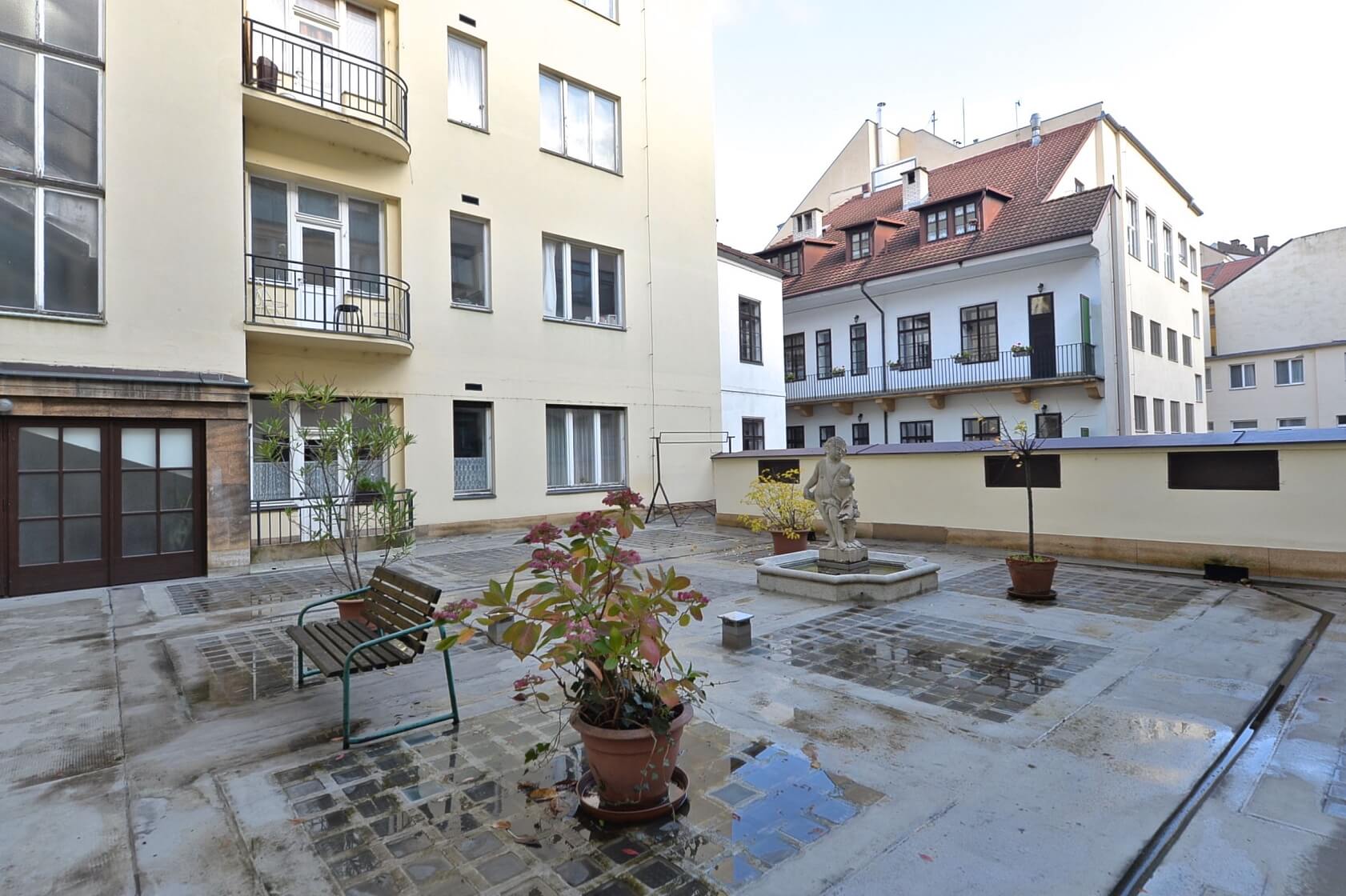 Konviktská, Staré Město - Prague 1 | Rent, Apartment Studio (1+kk), 38 m²